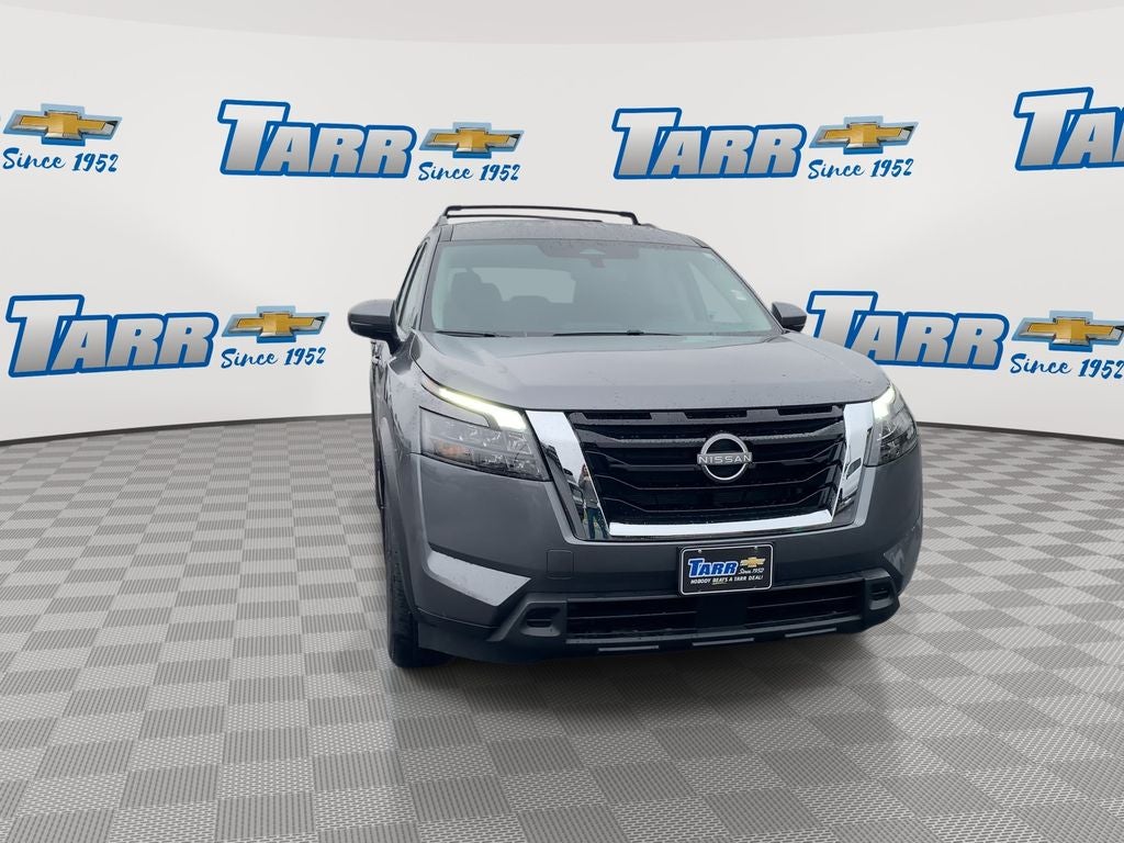 View vehicle photo 3