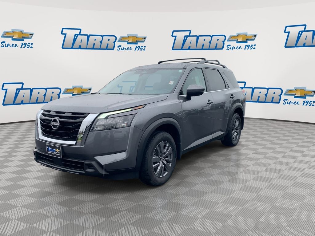 View vehicle photo 4