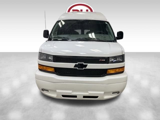 View vehicle photo 6