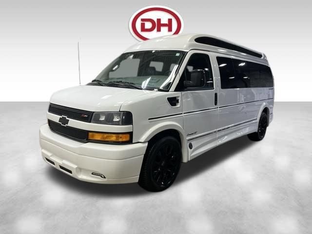 View vehicle photo 7