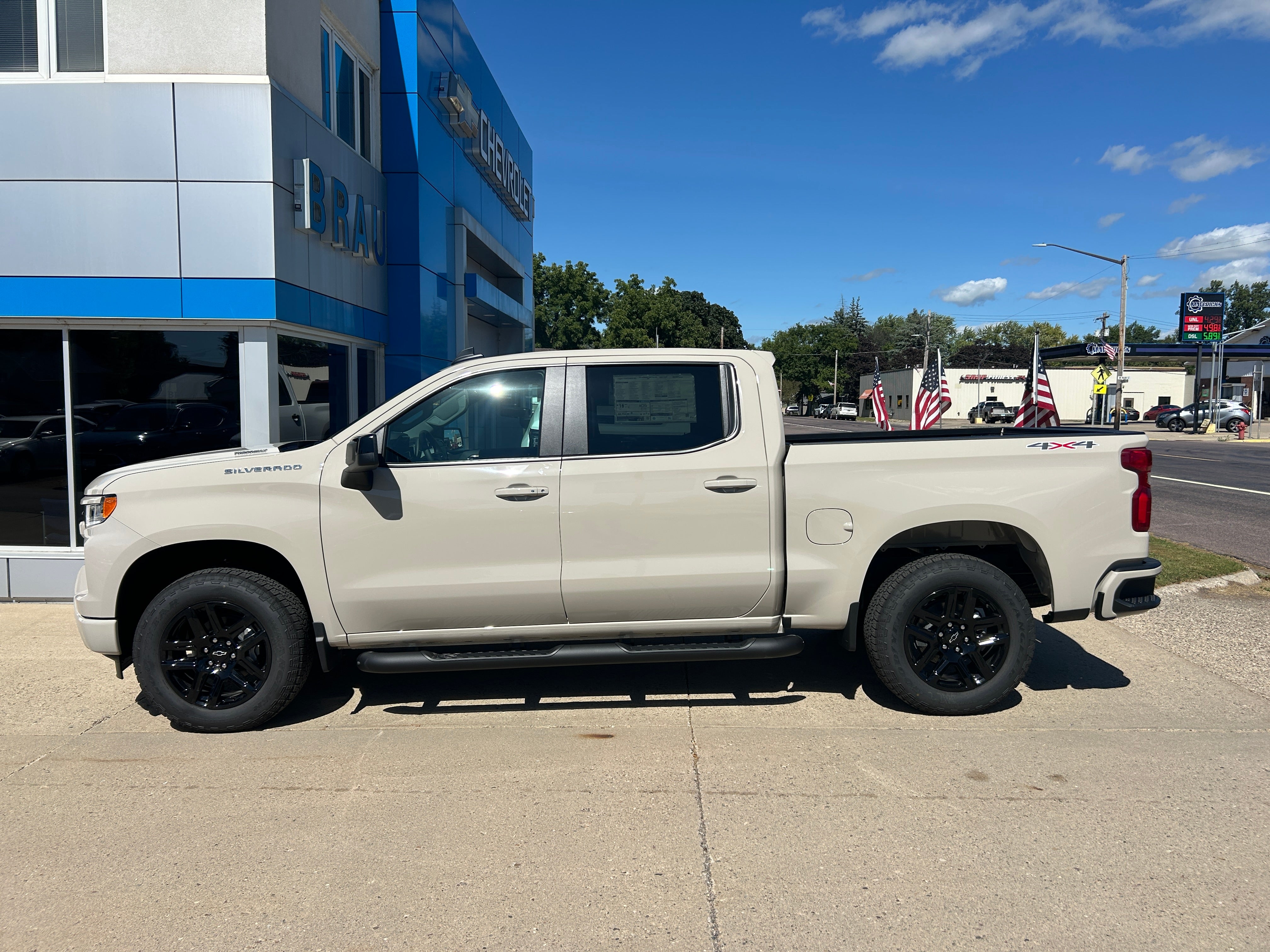 2026 Chevrolet Silverado 1500 Blanco (White Sands) Camioneta Todo terreno Automática