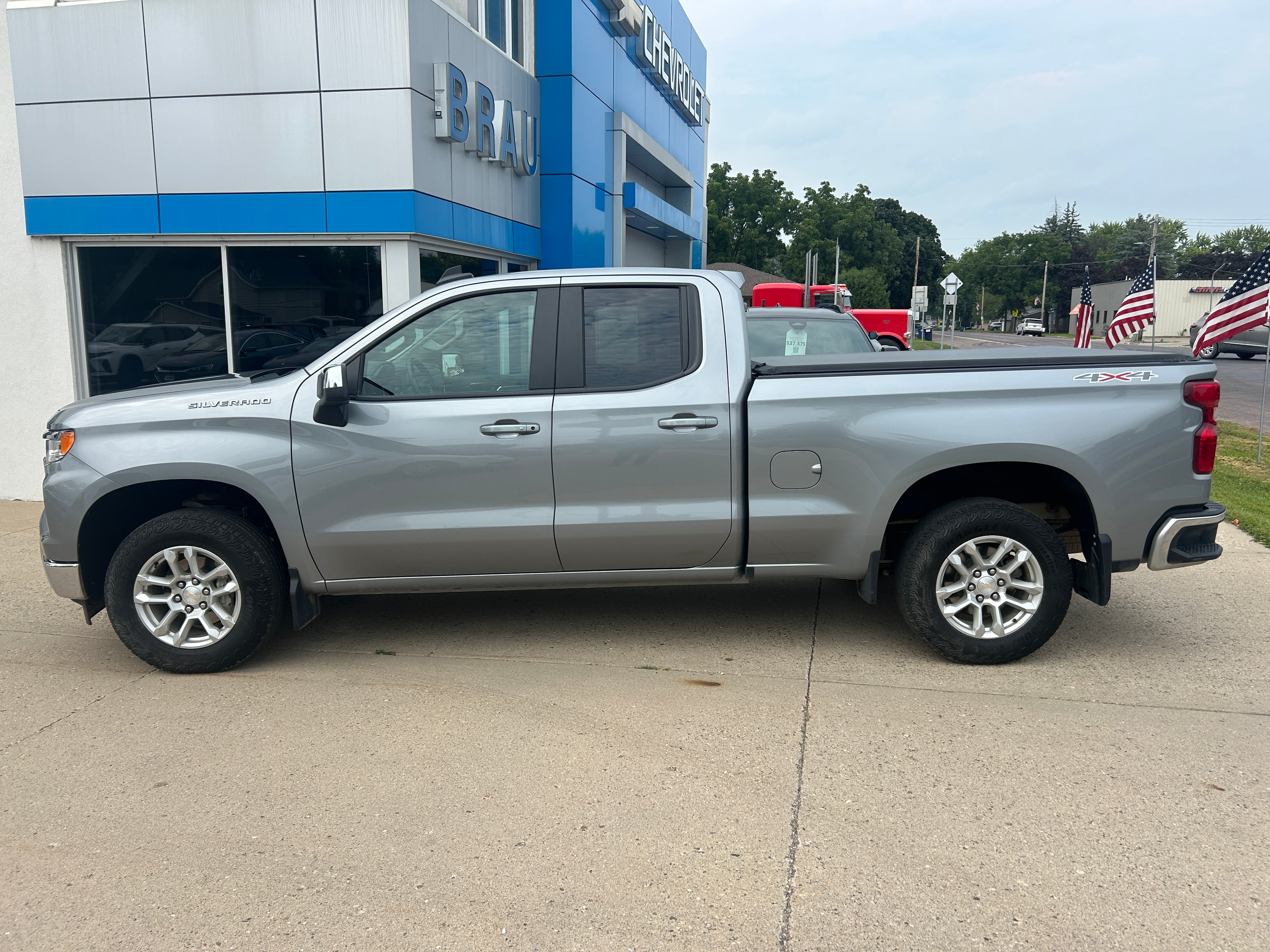 Sterling Gray Metallic 2024 Chevrolet Silverado 1500 Pickup Truck Four-Wheel Drive Automatic