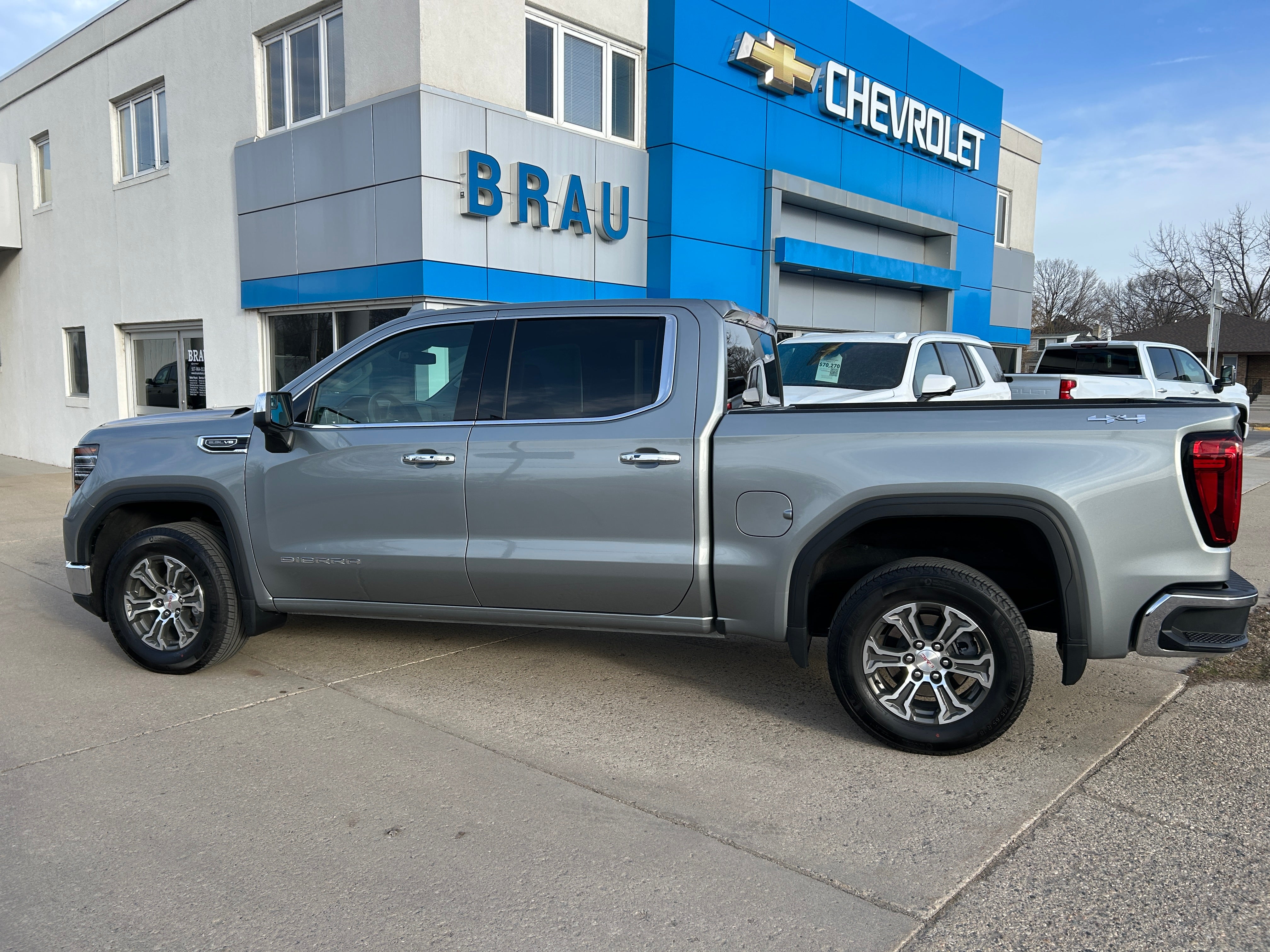  2026 GMC Sierra 1500 SLT Crew Cab 4WD   