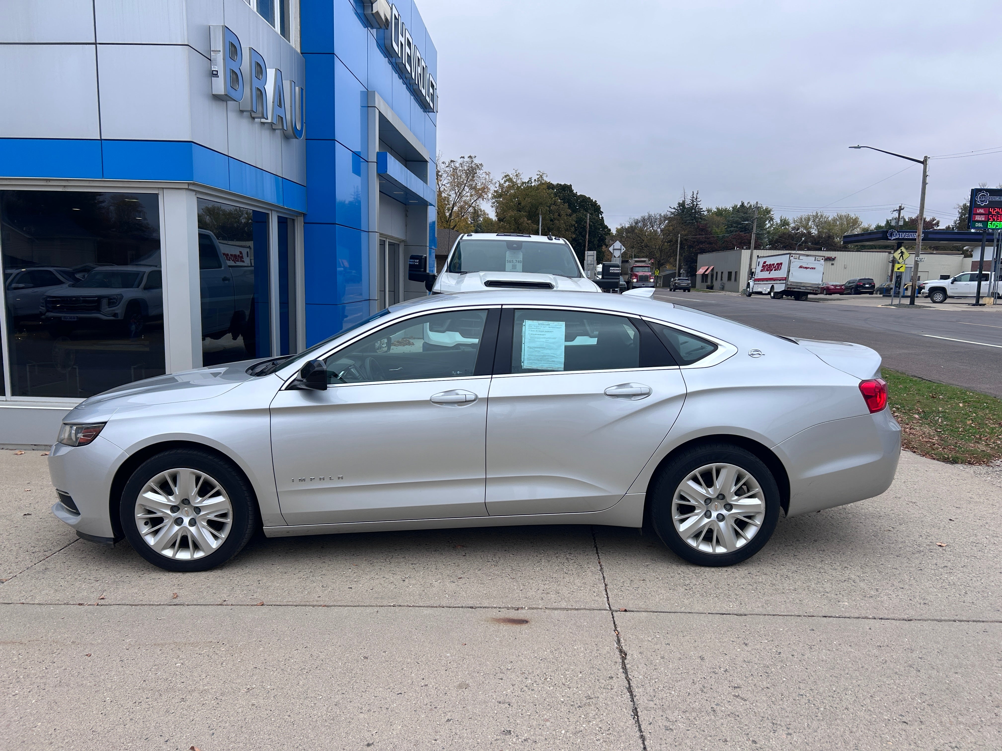 Silver Ice Metallic 2017 Chevrolet Impala Sedan Front-Wheel Drive Automatic