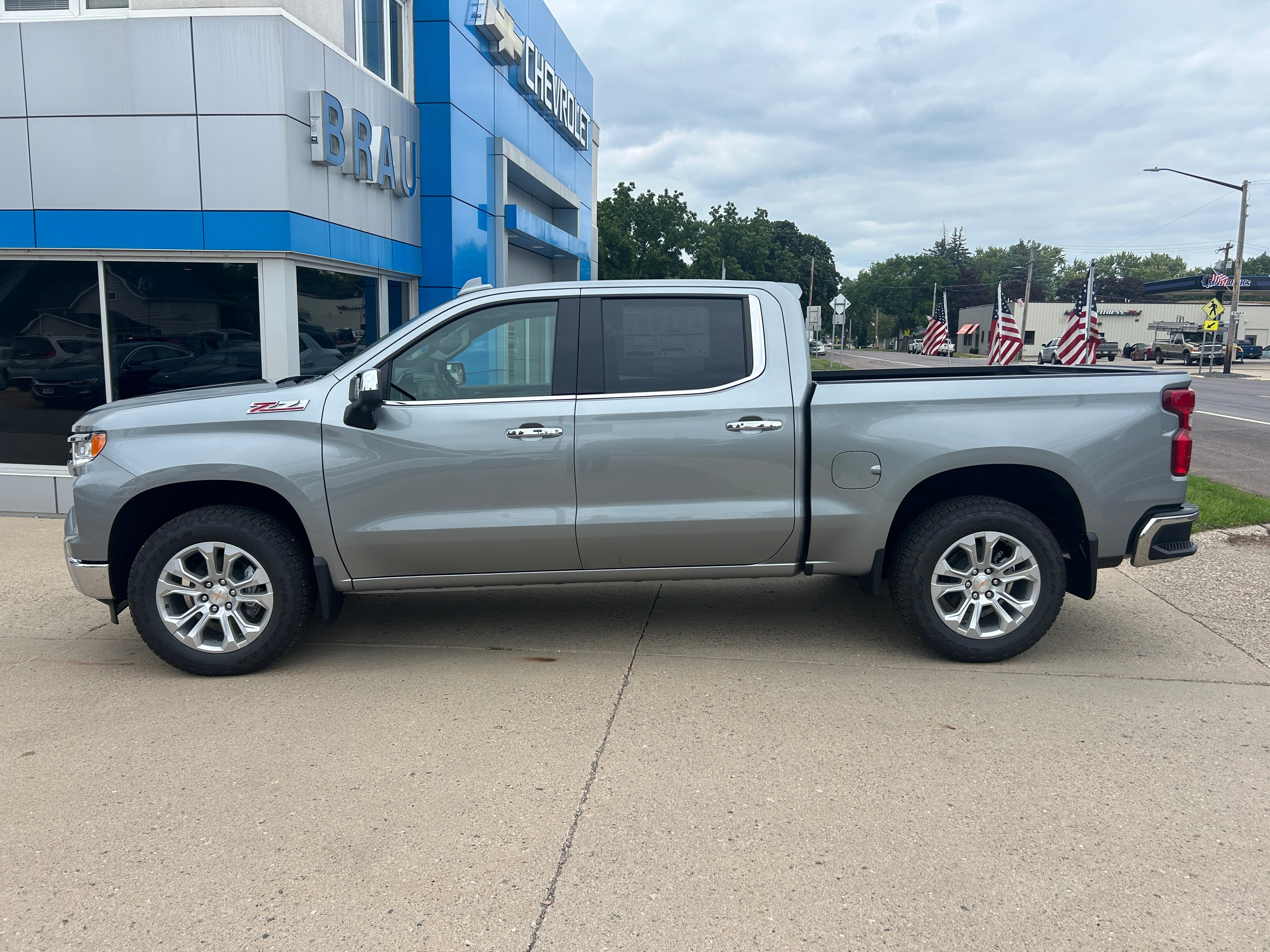 Sterling Gray Metallic 2026 Chevrolet Silverado 1500 Pickup Truck Four-Wheel Drive Automatic