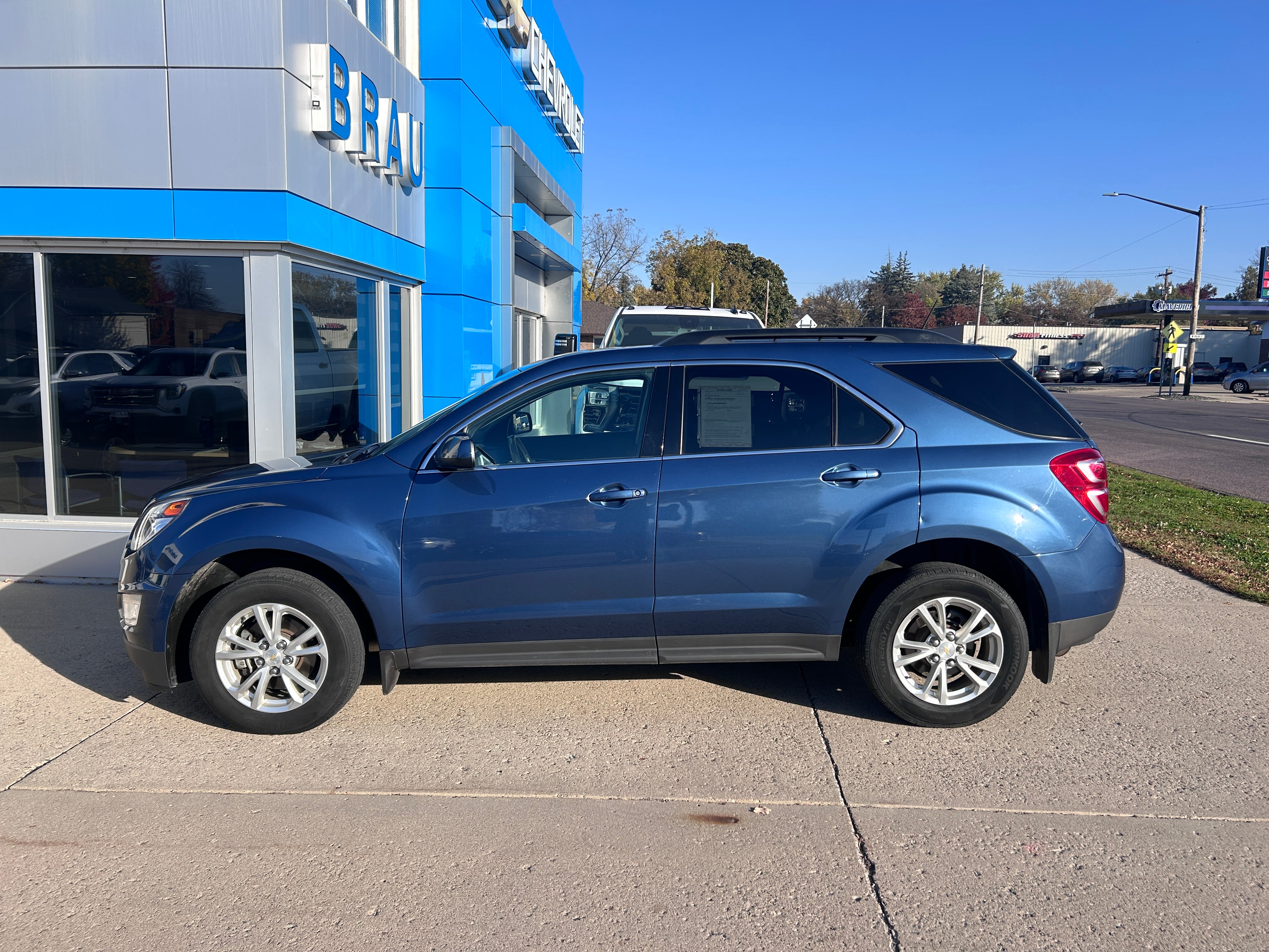 Patriot Blue Metallic 2017 Chevrolet Equinox SUV / Crossover Front-Wheel Drive Automatic