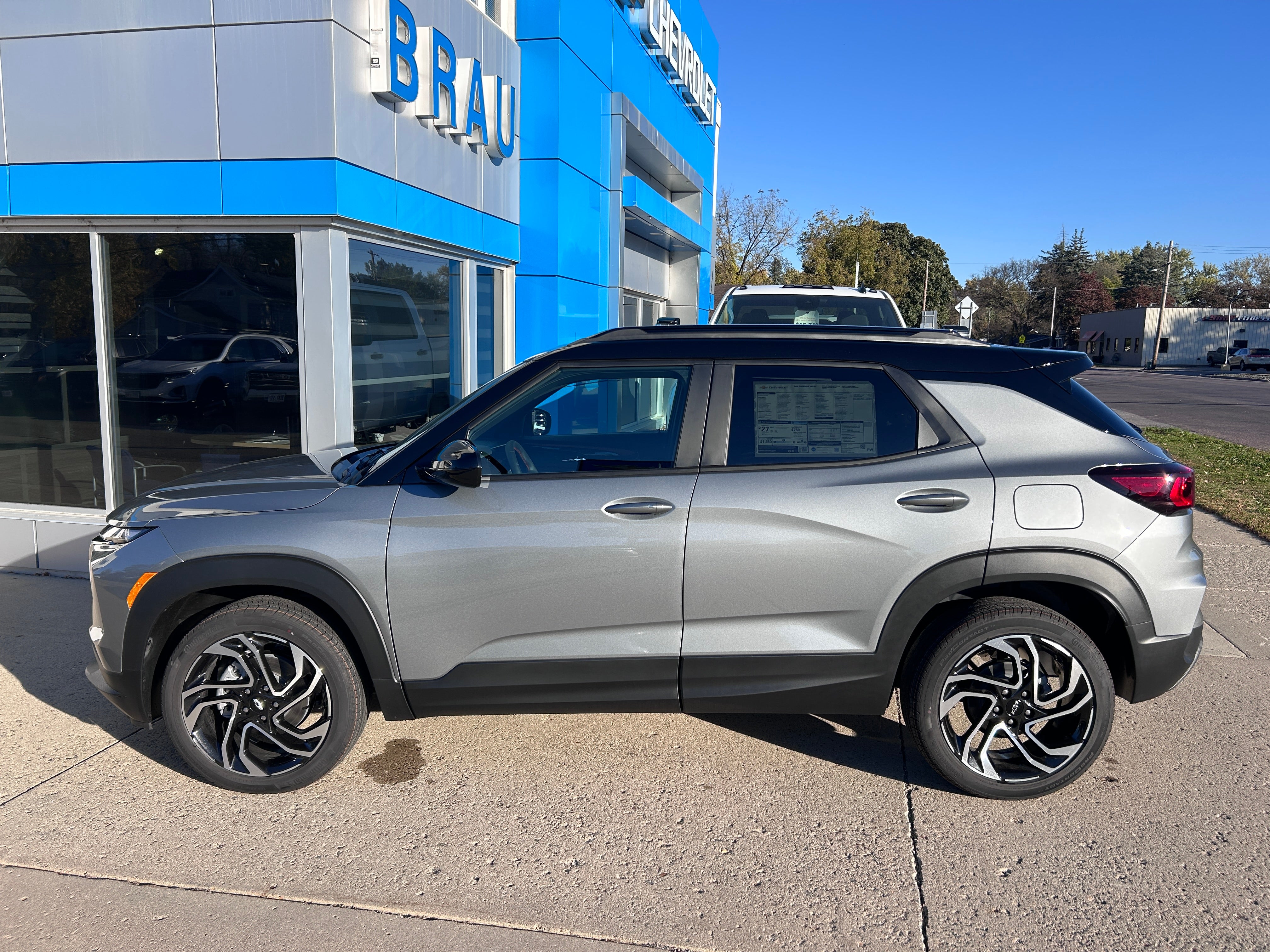2026 Chevrolet Trailblazer Gris (Sterling Gray Metallic) SUV/Crossover Todo terreno Automática