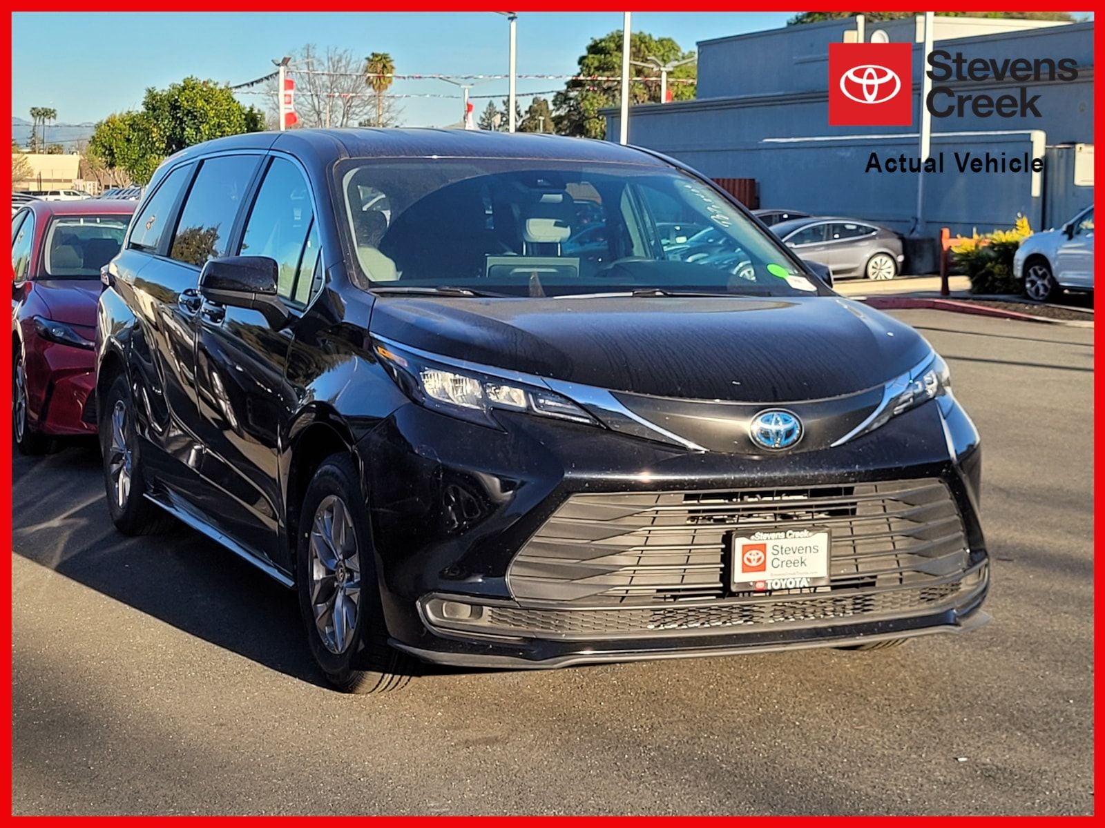 2025 Toyota Sienna LE 8-Passenger FWD