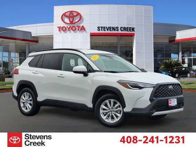 White (Wind Chill Pearl) 2022 Toyota Corolla Cross LE FWD SUV / Crossover Front-Wheel Drive Continuously Variable Transmission