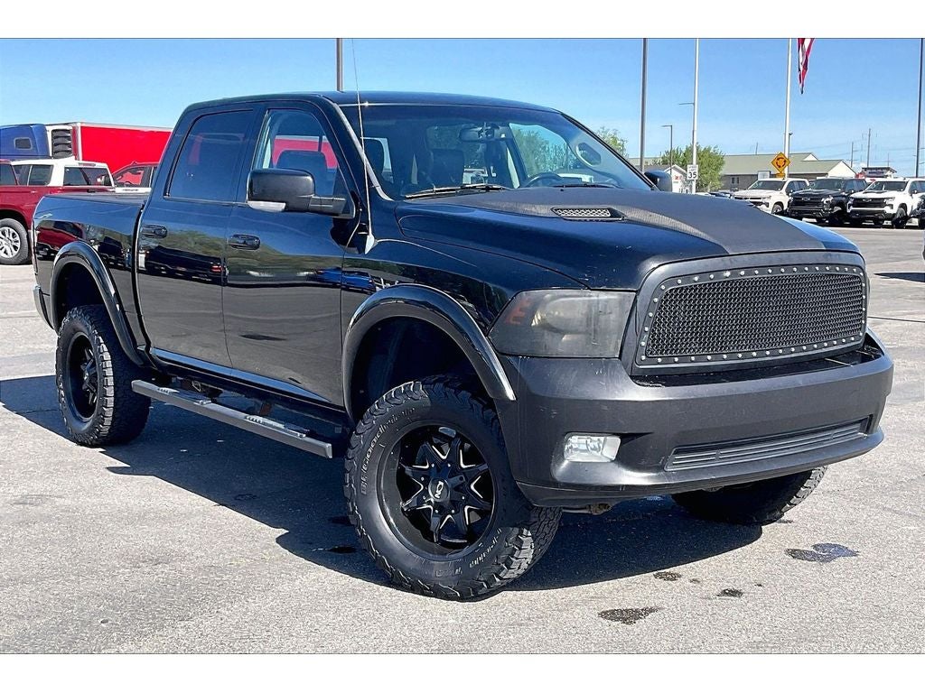 View vehicle photo 2