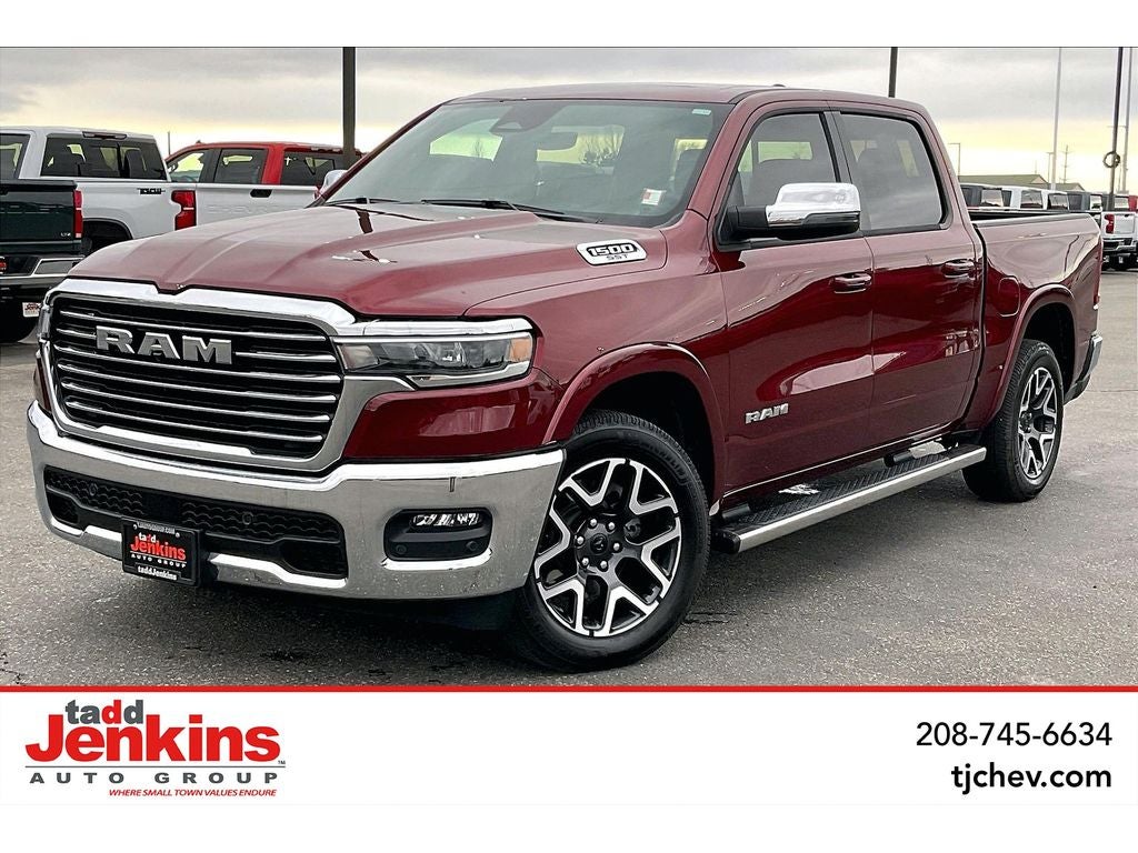 2025 RAM 1500 Laramie Crew Cab 4WD