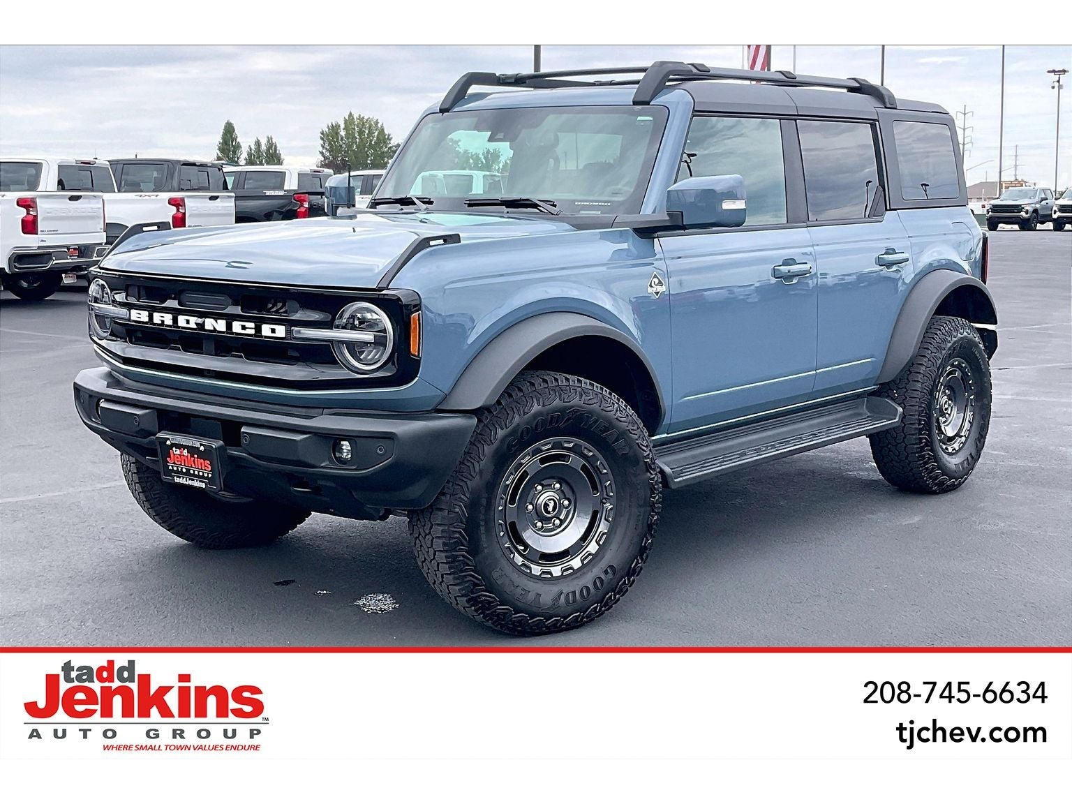  2025 Ford Bronco Outer Banks 4-Door 4WD   