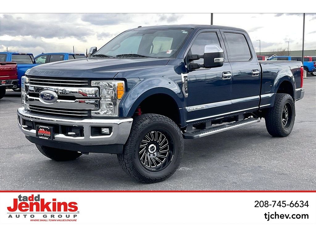 2017 Ford F-350 Super Duty Platinum Crew Cab 4WD