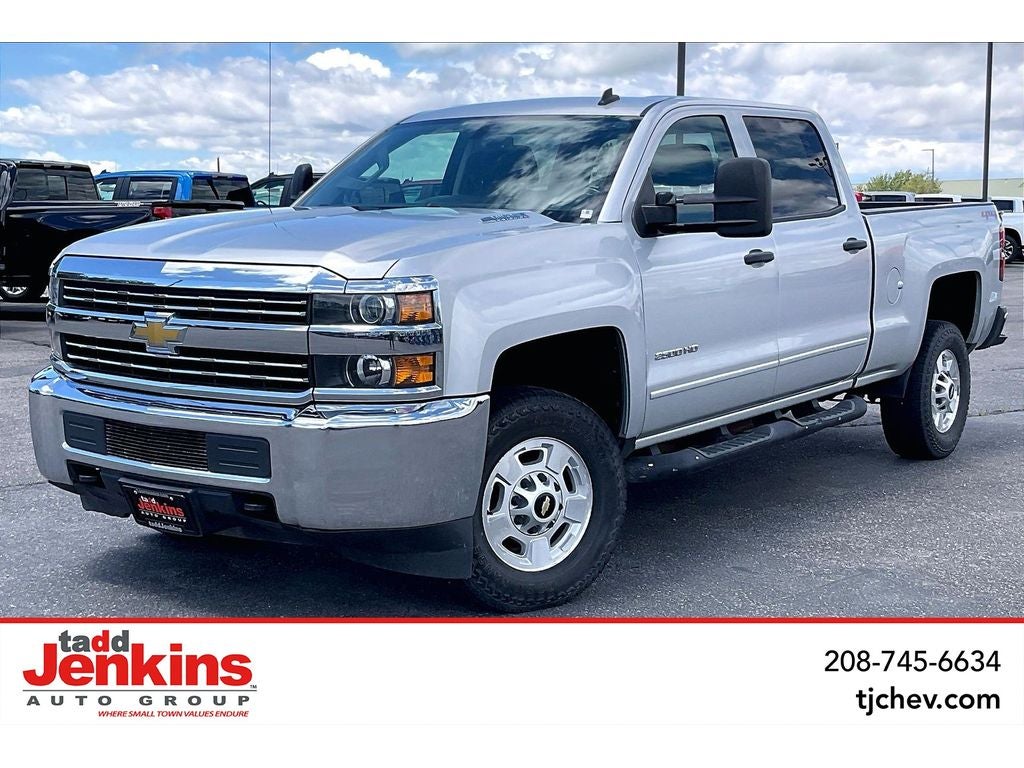Silver Ice Metallic 2015 Chevrolet Silverado 2500HD Pickup Truck Four-Wheel Drive Automatic
