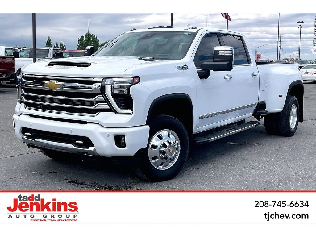 Summit White 2024 Chevrolet Silverado 3500HD Pickup Truck Four-Wheel Drive Automatic