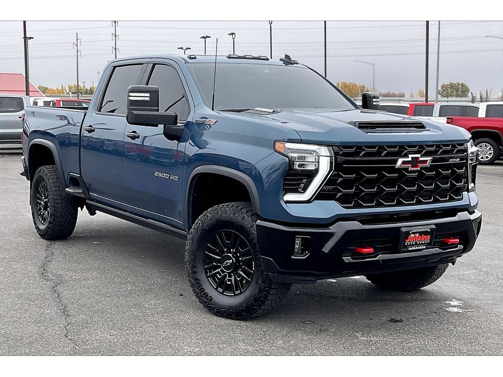 View vehicle photo 2