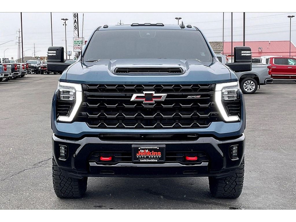 View vehicle photo 3