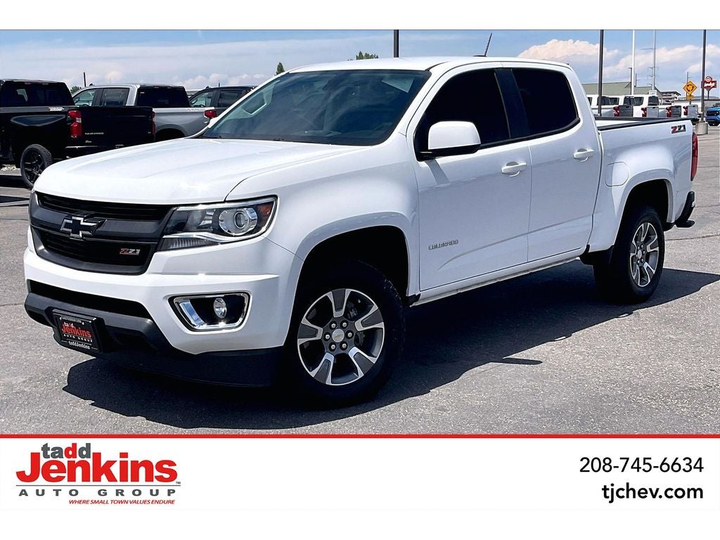Summit White 2017 Chevrolet Colorado Pickup Truck Four-Wheel Drive Automatic