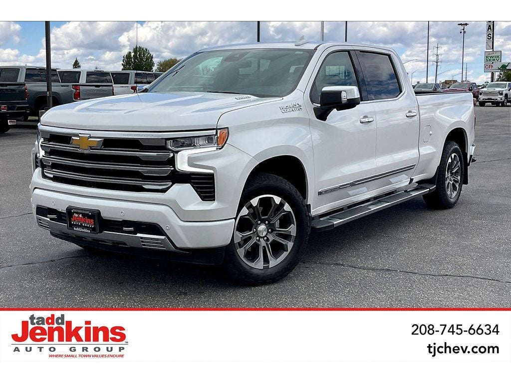 White (Iridescent Pearl Tricoat) 2024 Chevrolet Silverado 1500 Pickup Truck Four-Wheel Drive Automatic