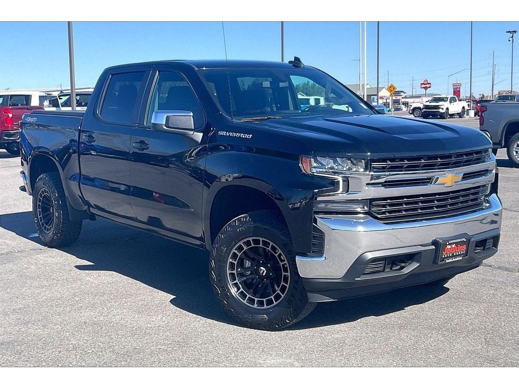 View vehicle photo 2