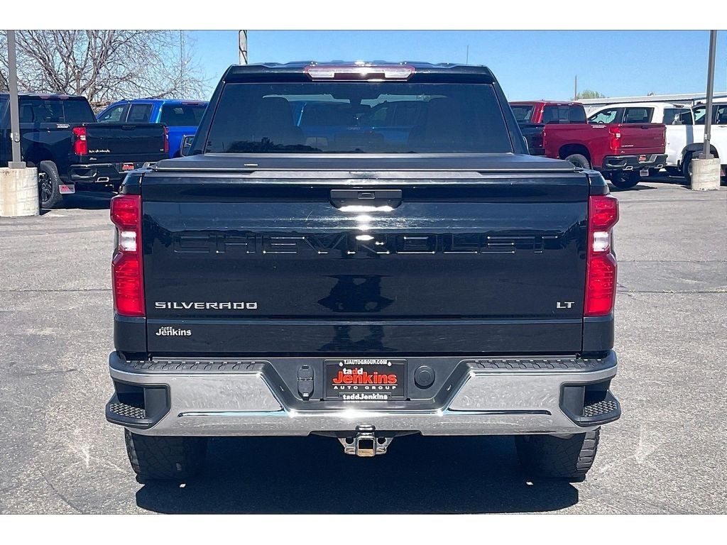 View vehicle photo 4