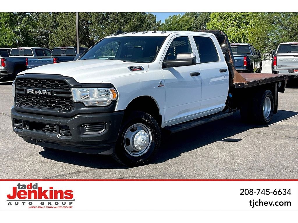 2022 RAM 3500 Chassis Tradesman Crew Cab DRW 4WD