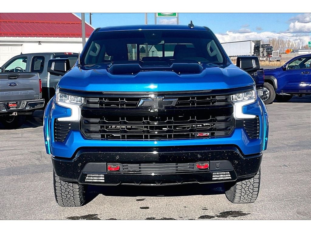 View vehicle photo 3