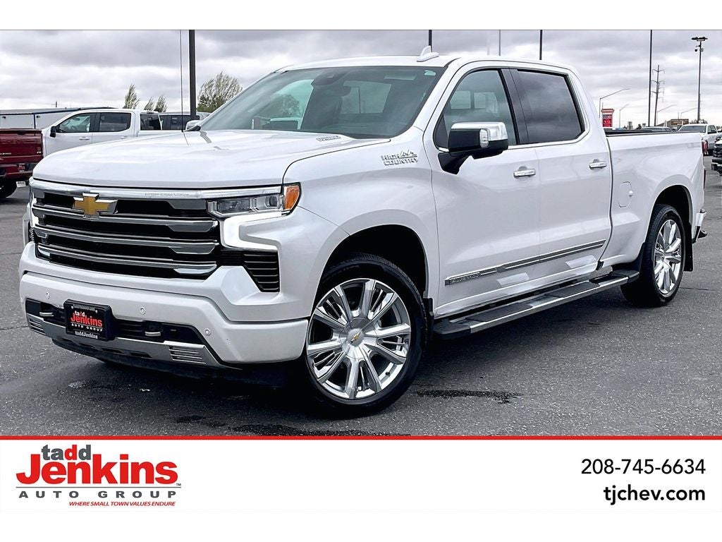White (Iridescent Pearl Tricoat) 2024 Chevrolet Silverado 1500 Pickup Truck Four-Wheel Drive Automatic