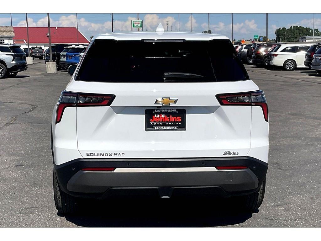 View vehicle photo 4