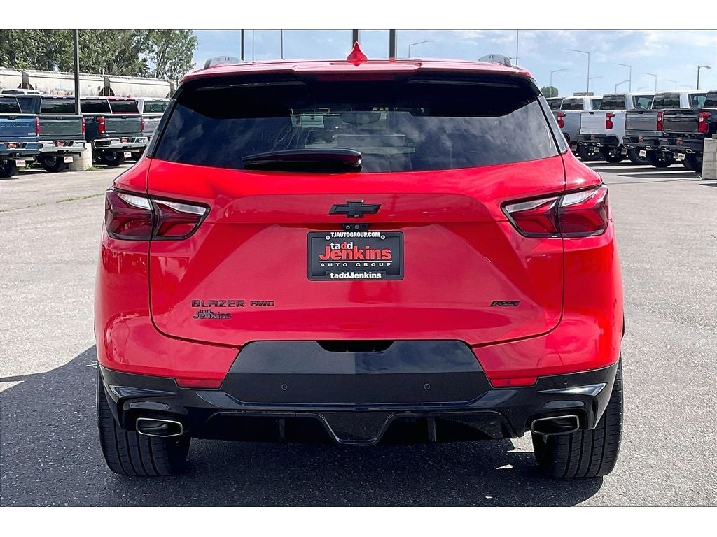 View vehicle photo 4