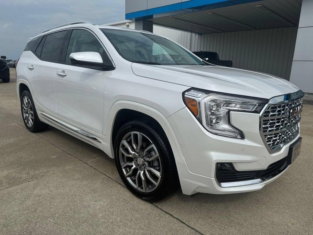  2024 GMC Terrain Denali AWD   