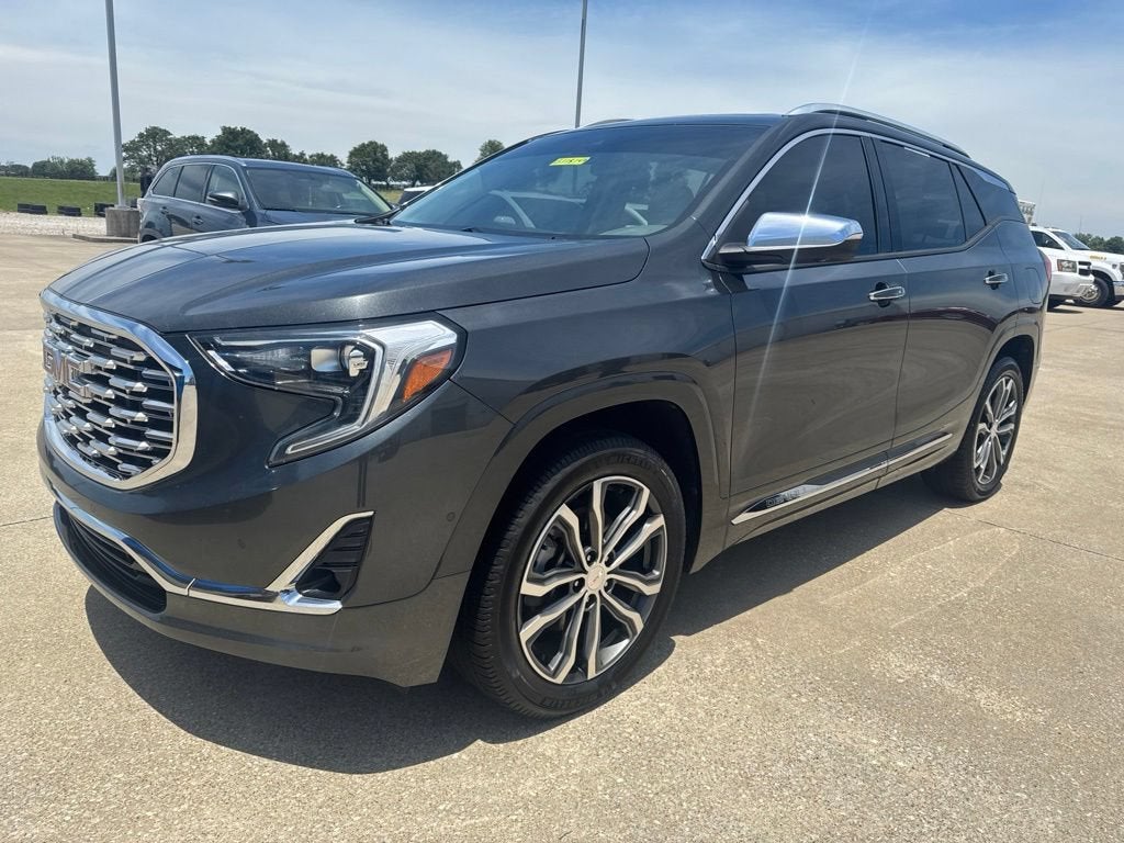 View vehicle photo 3