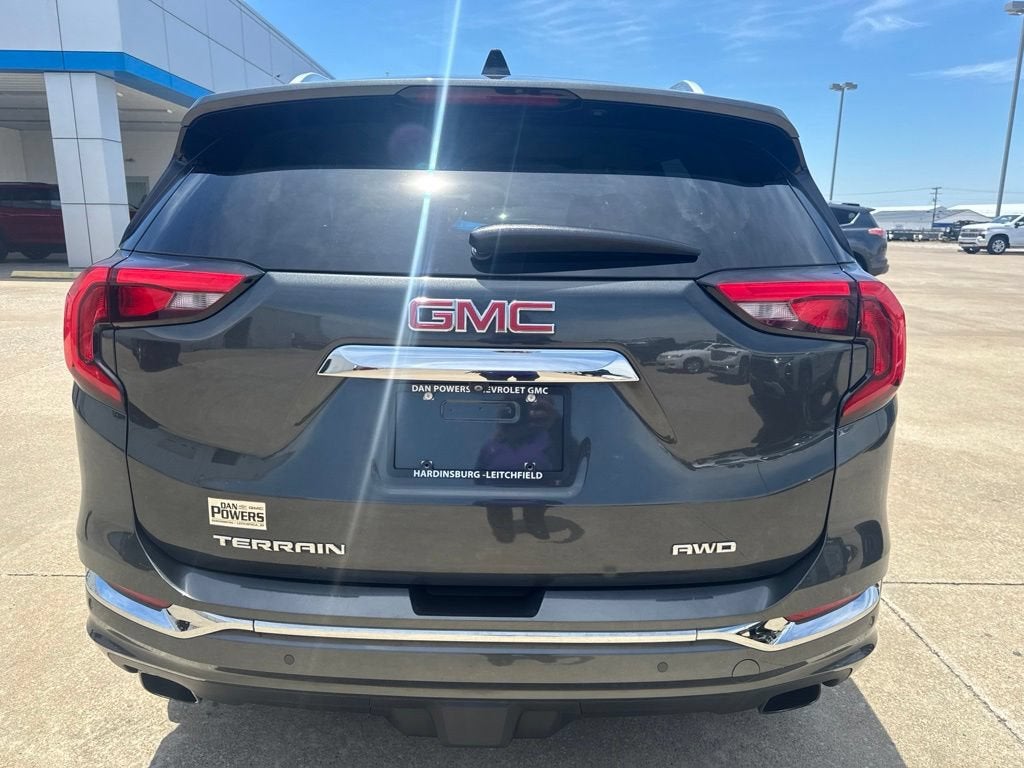 View vehicle photo 5