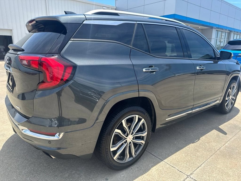 View vehicle photo 6