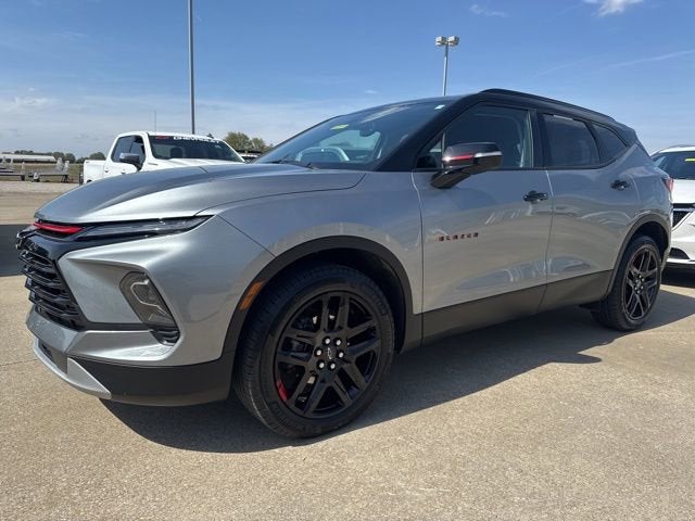 View vehicle photo 3