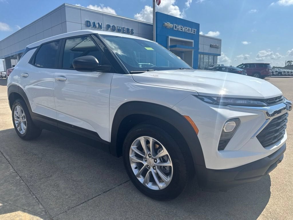 Summit White 2025 Chevrolet Trailblazer SUV / Crossover Front-Wheel Drive Automatic