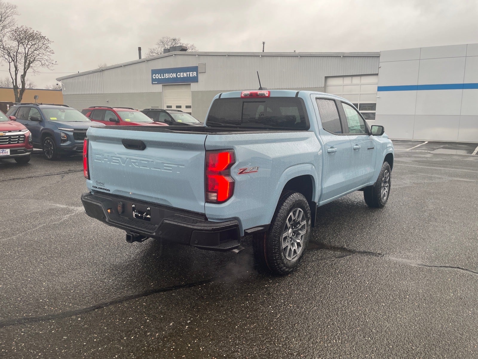 View vehicle photo 5