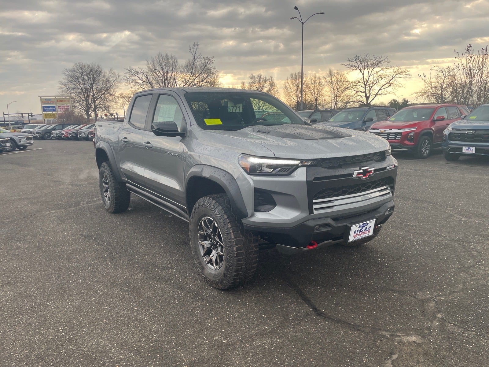 View vehicle photo 7