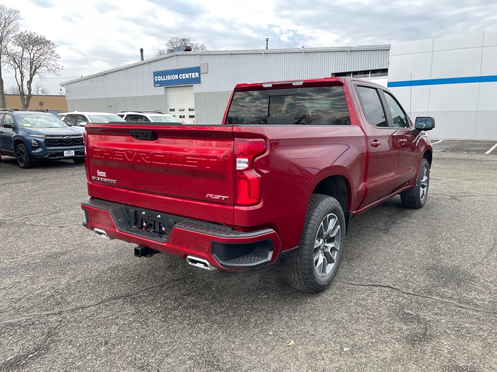 View vehicle photo 5