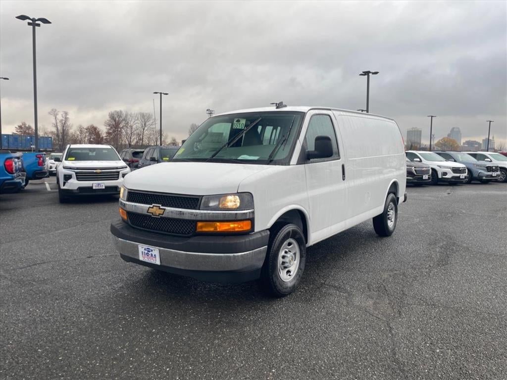 2025 Chevrolet Express Cargo 2500 RWD