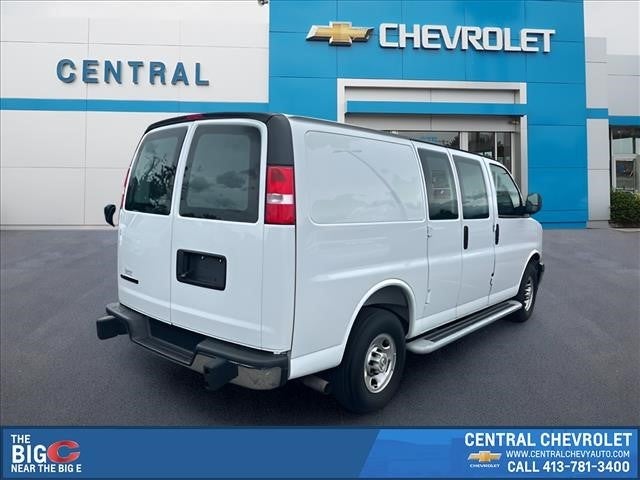 View vehicle photo 6