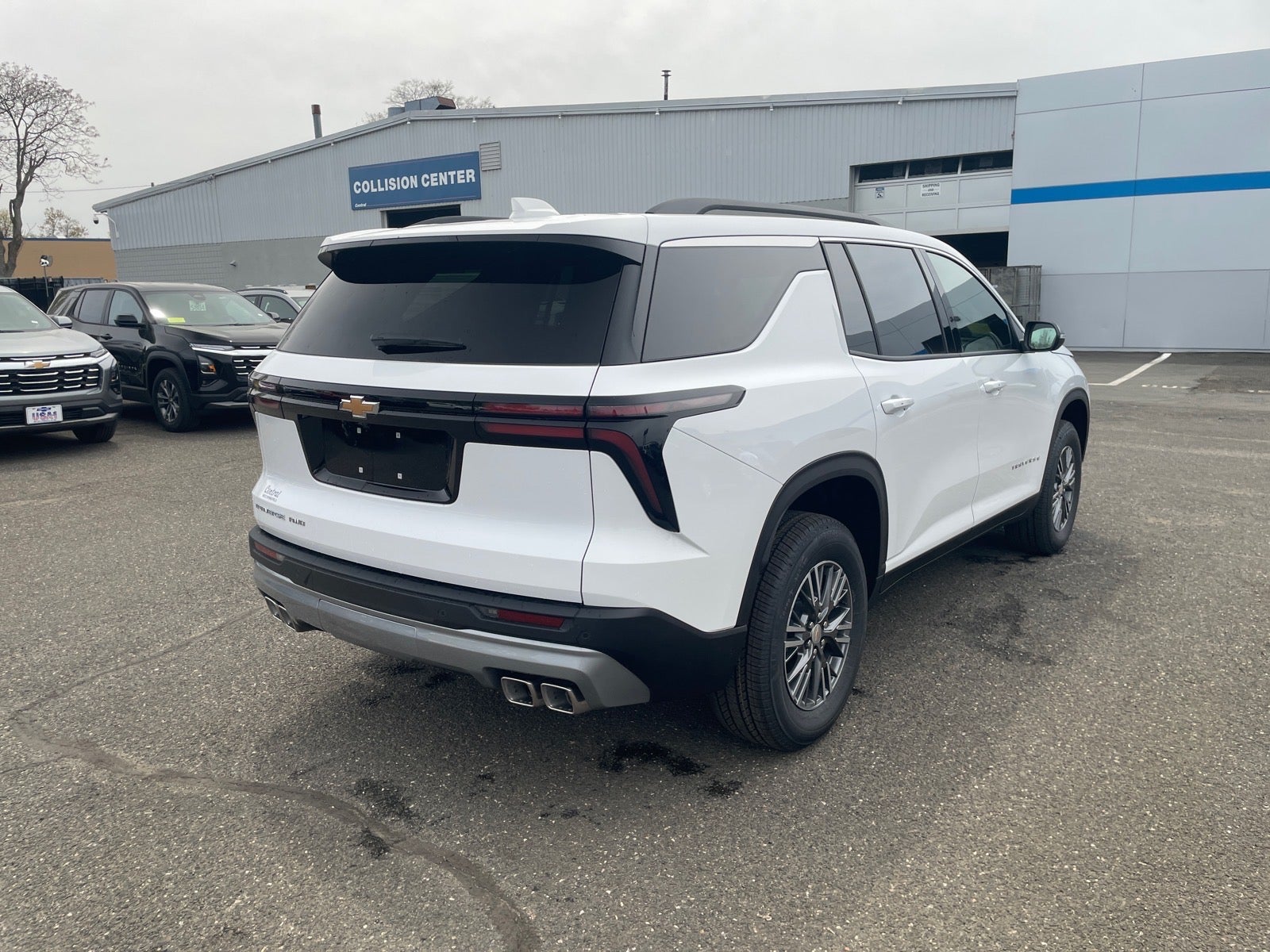 View vehicle photo 5
