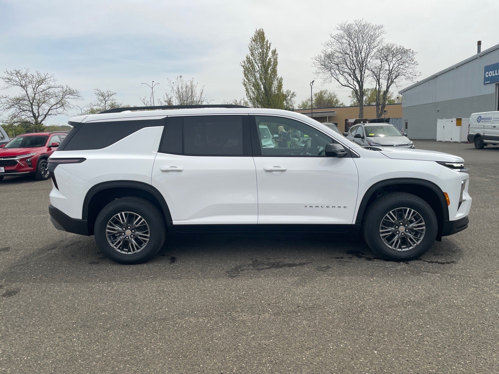 View vehicle photo 6