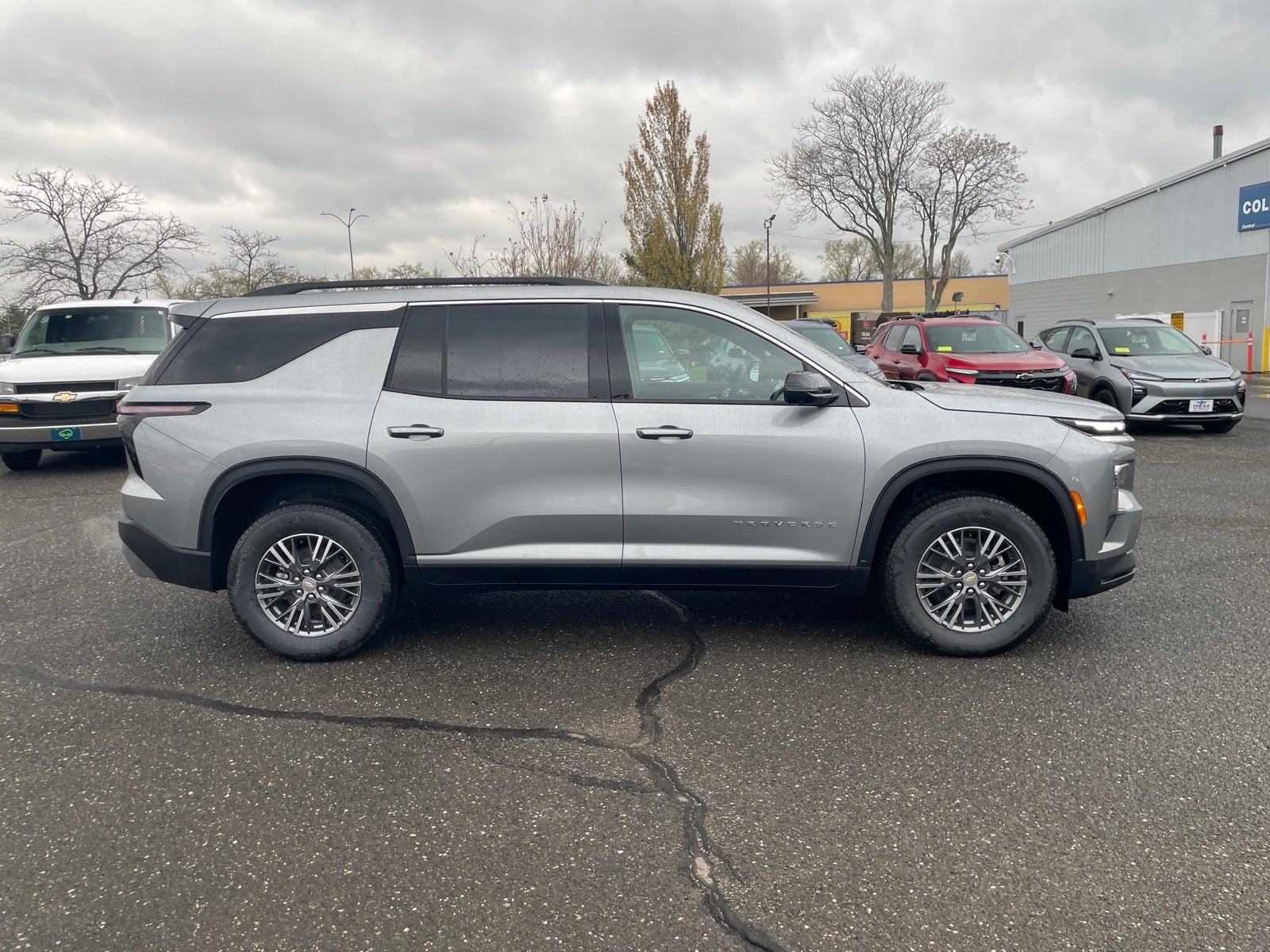 View vehicle photo 6
