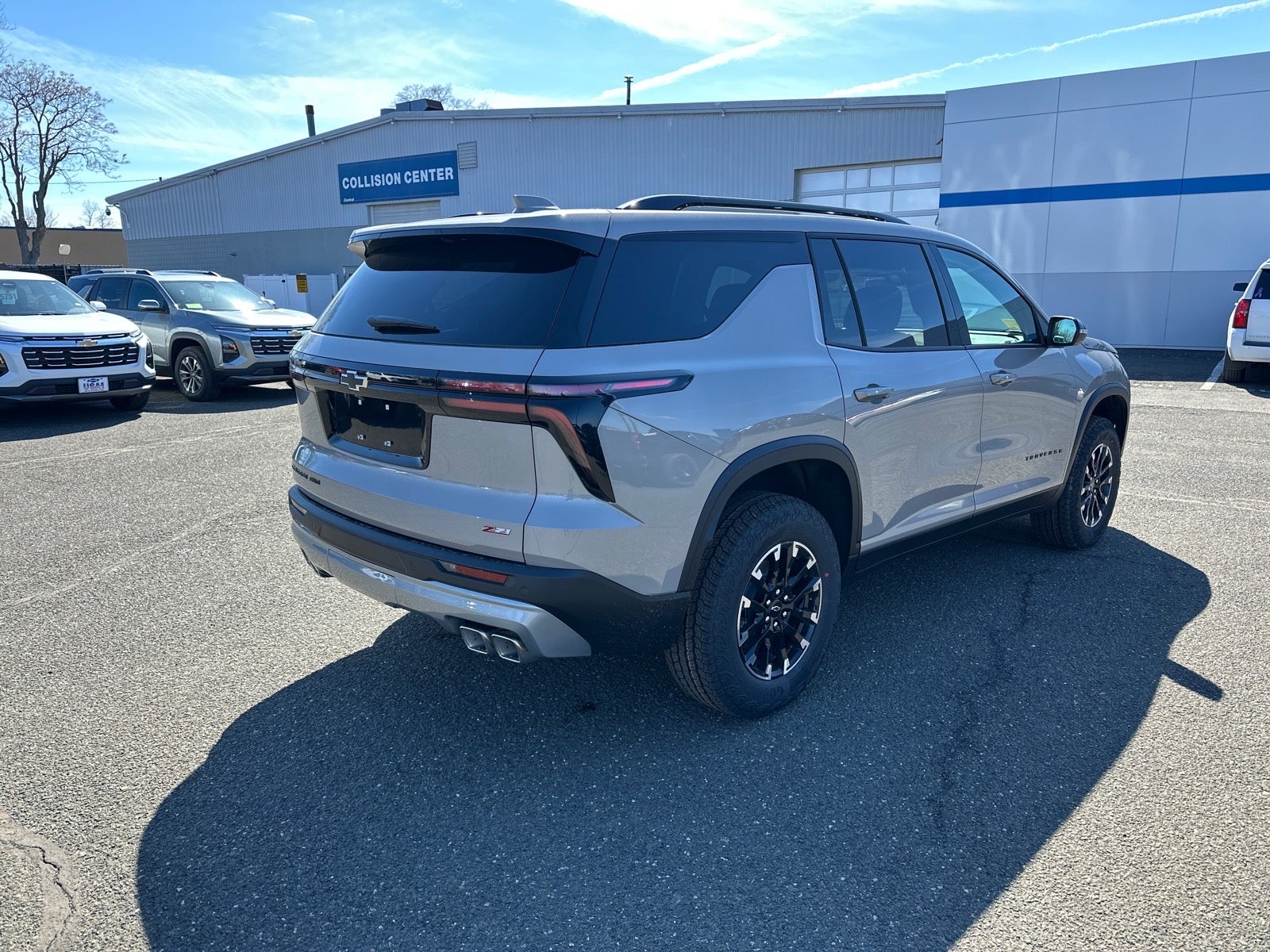 View vehicle photo 5