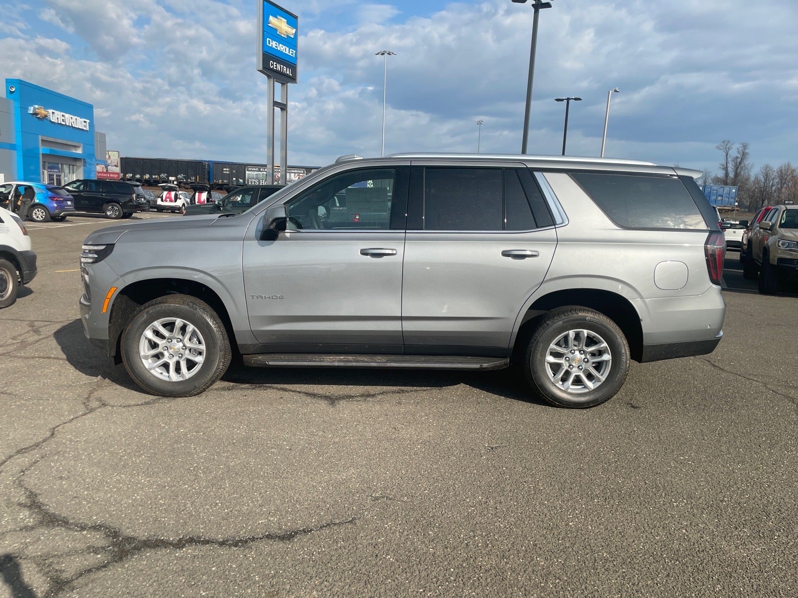 View vehicle photo 2