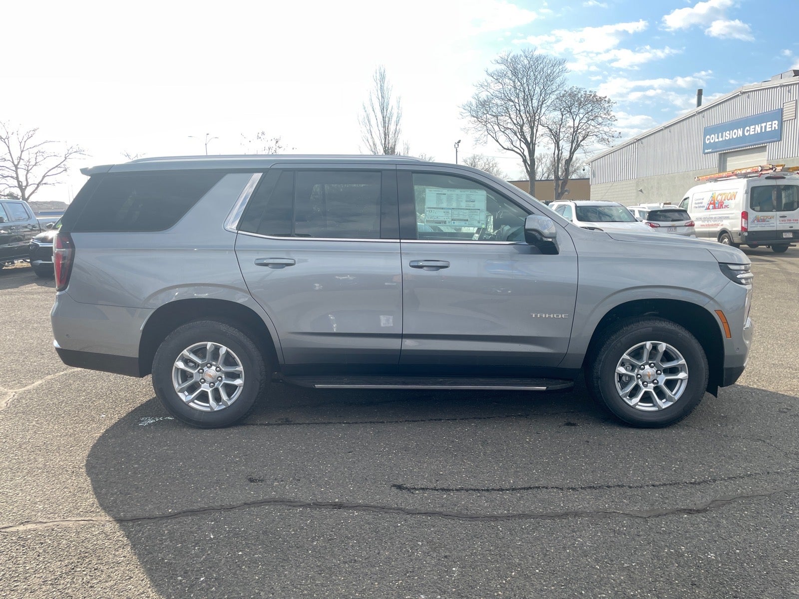 View vehicle photo 7
