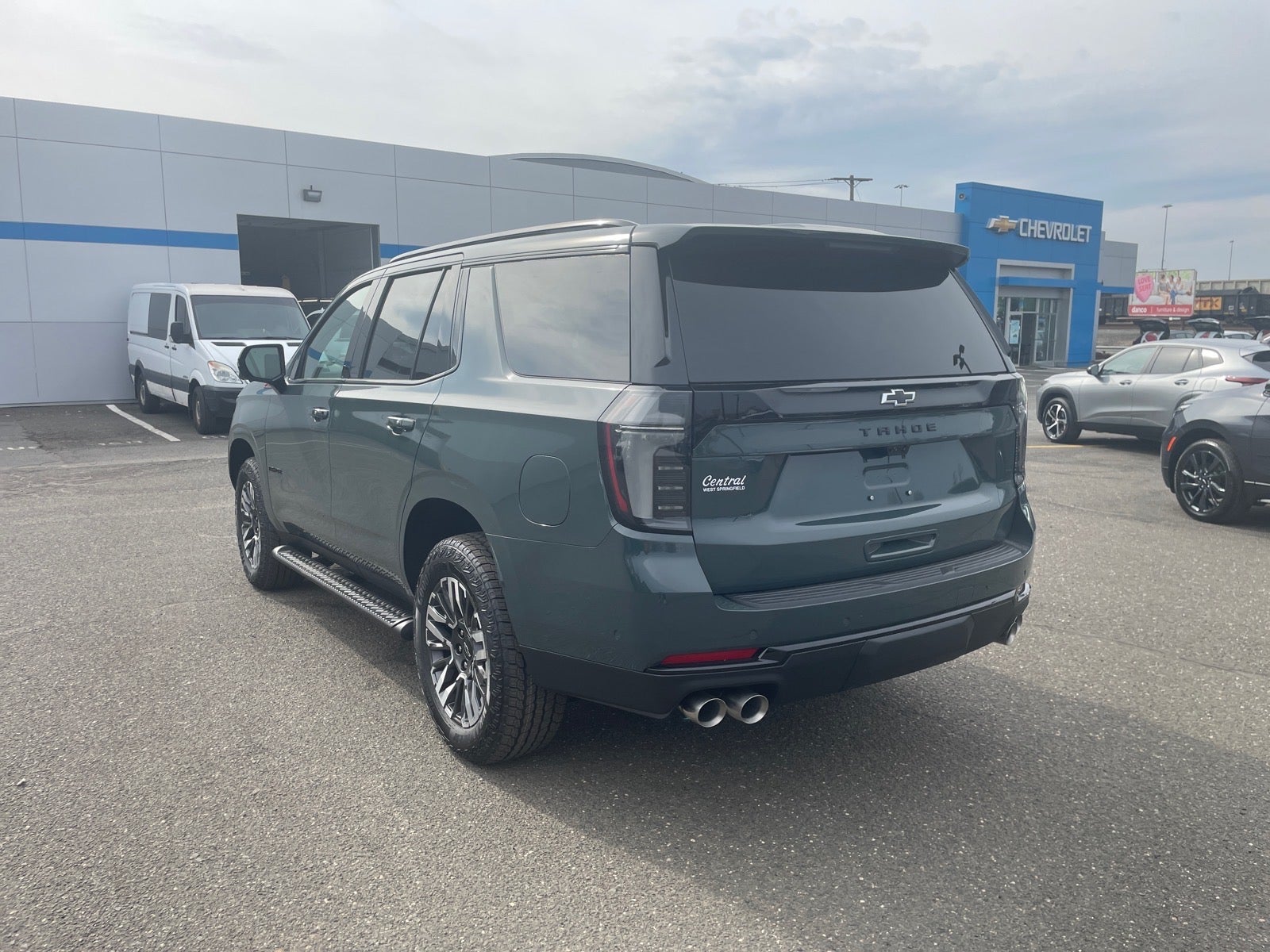 View vehicle photo 3