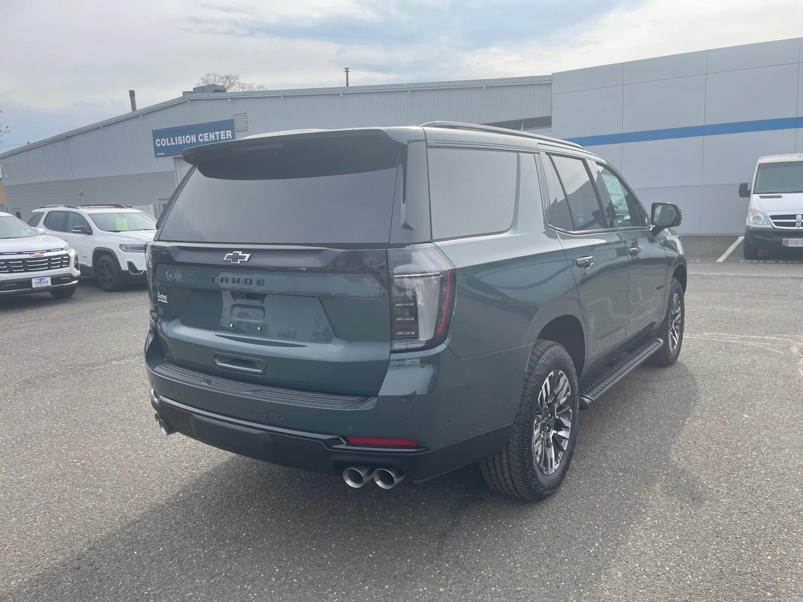 View vehicle photo 5