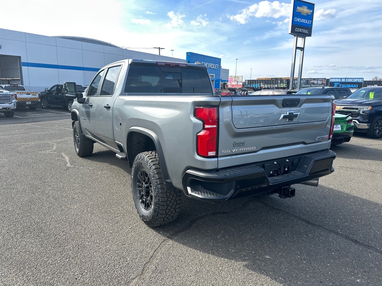 View vehicle photo 3